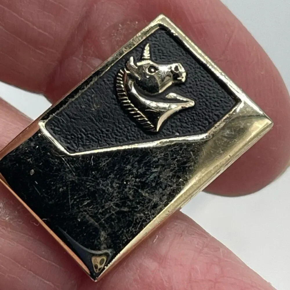 Vintage unicorn gold tone black rectangle cufflinks!
